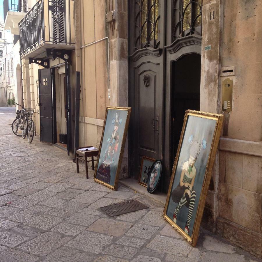 The Room In VI Art Gallery Conversano Exterior photo