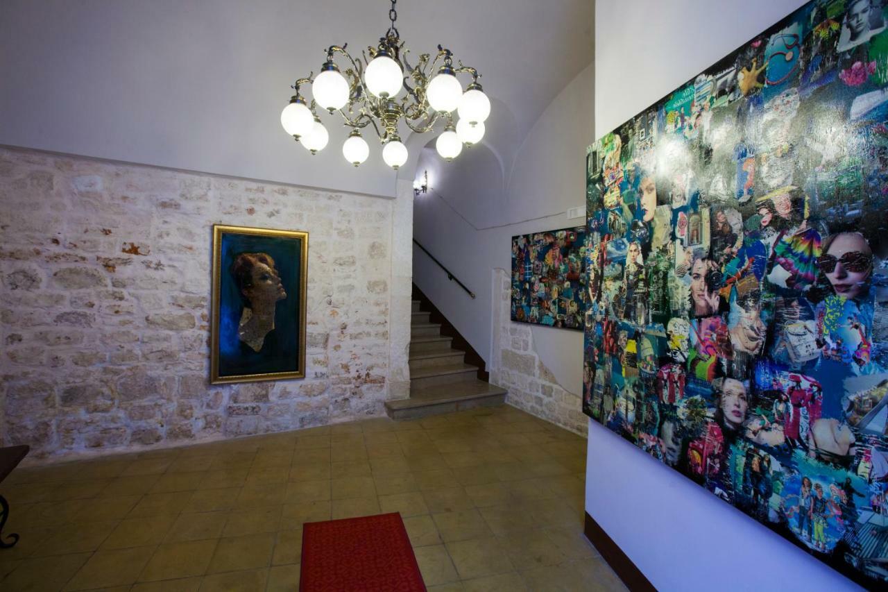 The Room In VI Art Gallery Conversano Exterior photo