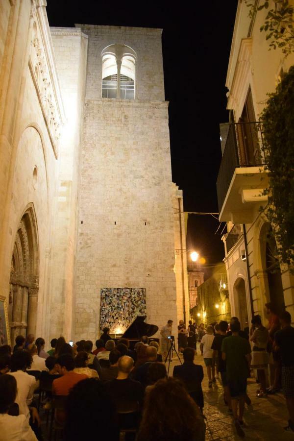 The Room In VI Art Gallery Conversano Exterior photo